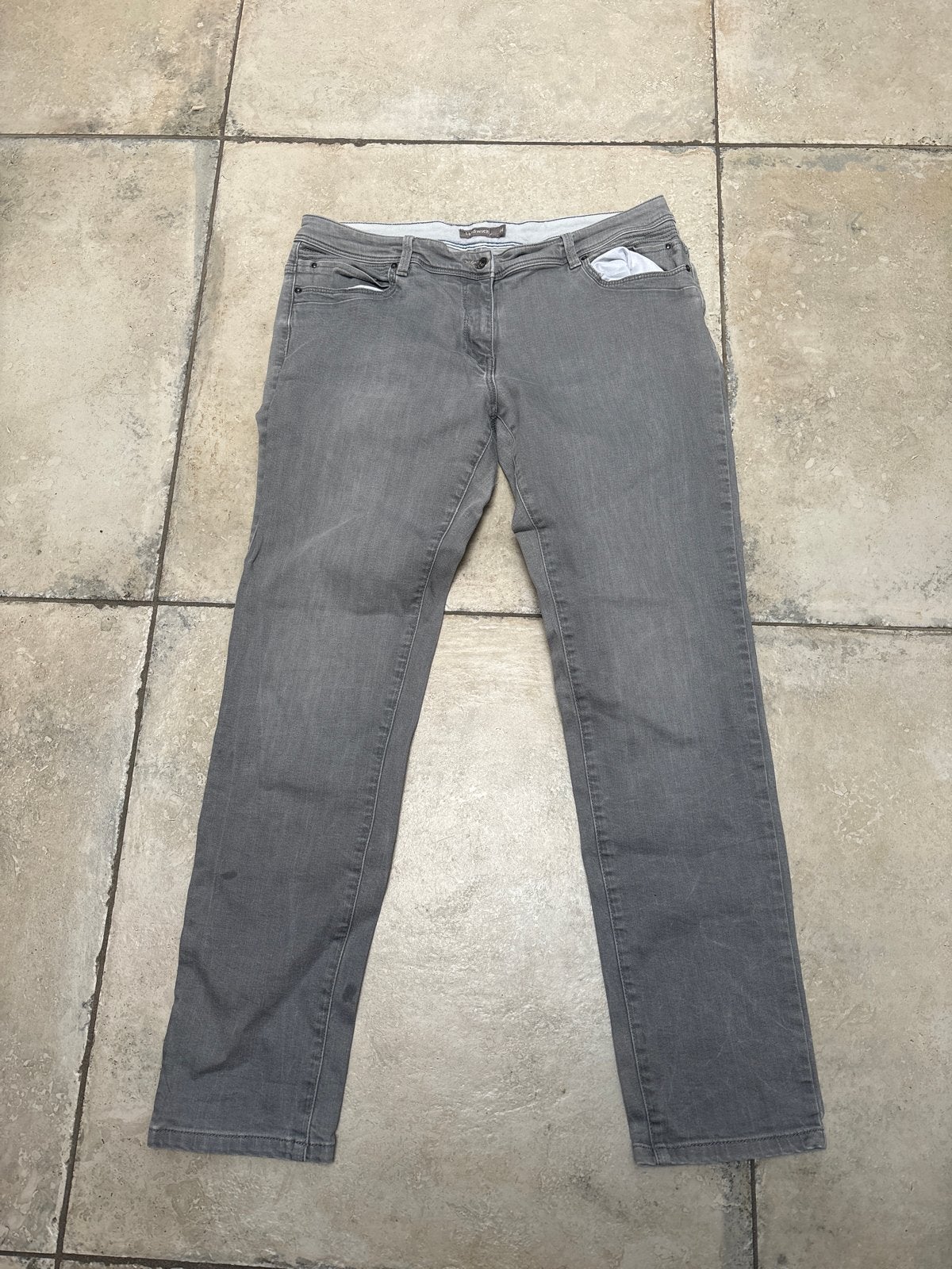 Grijze spijkerbroek Sandwich mt 44 - Zo goed als nieuw, Kleding | Dames, Ophalen of Verzenden, Zo goed als nieuw, Grijs, W33 - W36 (confectie 42/44)