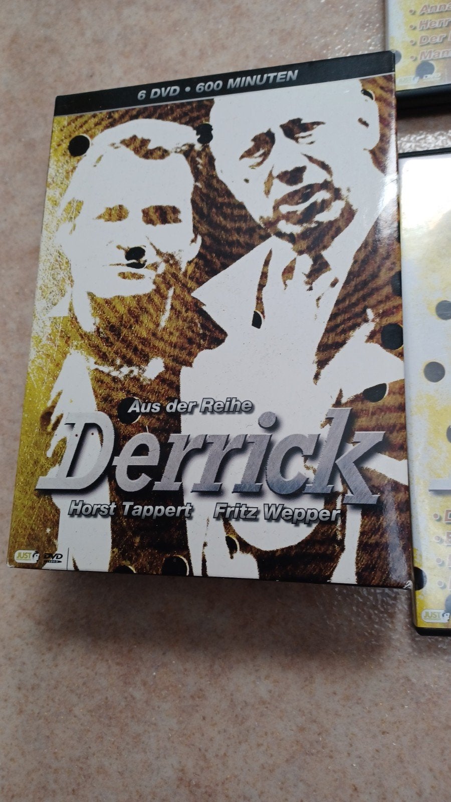 dvd box Derrick 6 dvd's 600 minuten, Cd's en Dvd's, Alle leeftijden, Nederlands, Duits, Ophalen of Verzenden