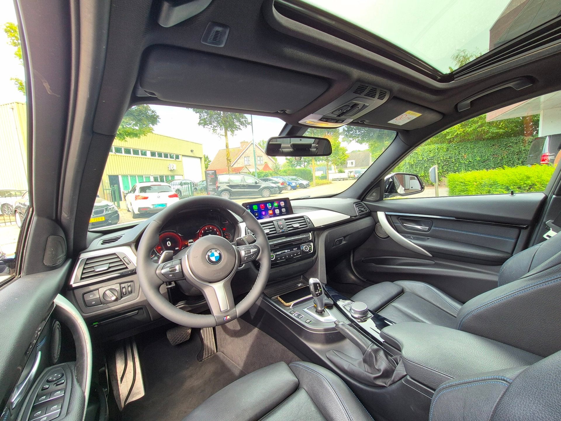 BMW 3-serie 320i Sport Ed Pano CarPlay H&K virtual dash GR N, Automaat, 1998 cc, Achterwielaandrijving, 4 cilinders