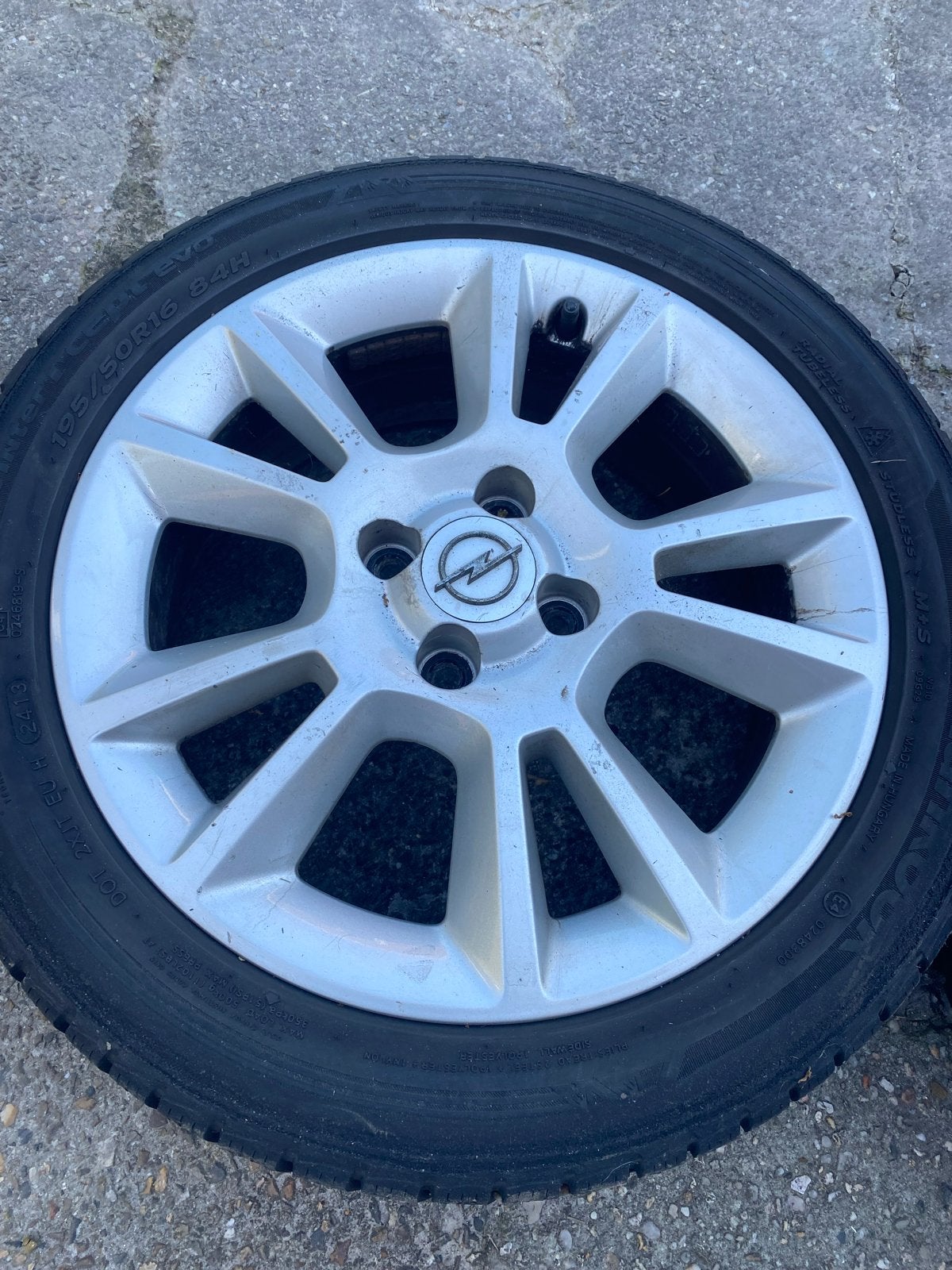 Opel 16 inch winterbanden met velgen - 195/50R16, Auto diversen, Auto-accessoires, Ophalen, Zo goed als nieuw