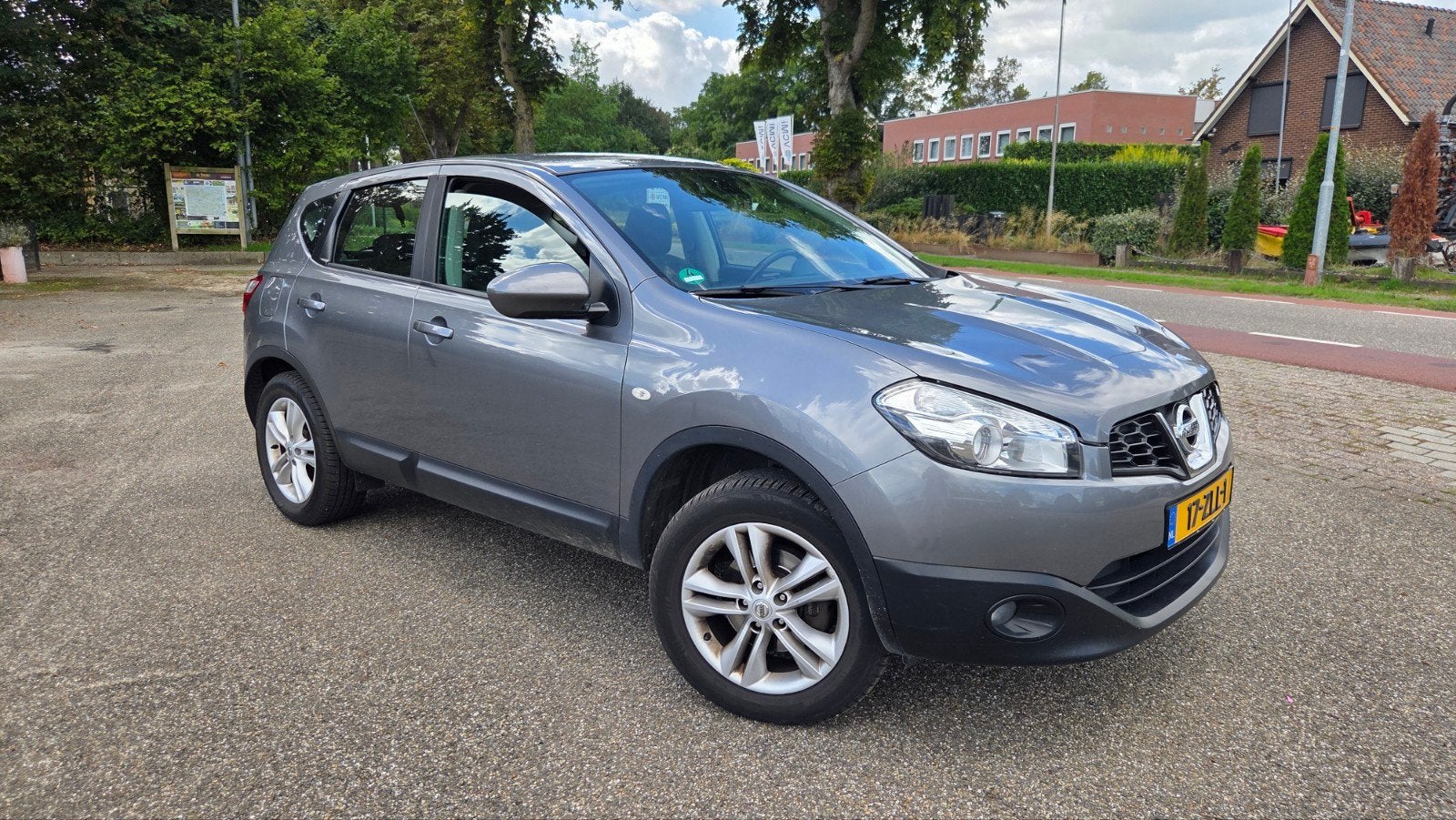 Nissan Qashqai 1.6 2WD My2011 2013 Grijs, 662 kg, 1225 kg, 4 cilinders, Origineel Nederlands