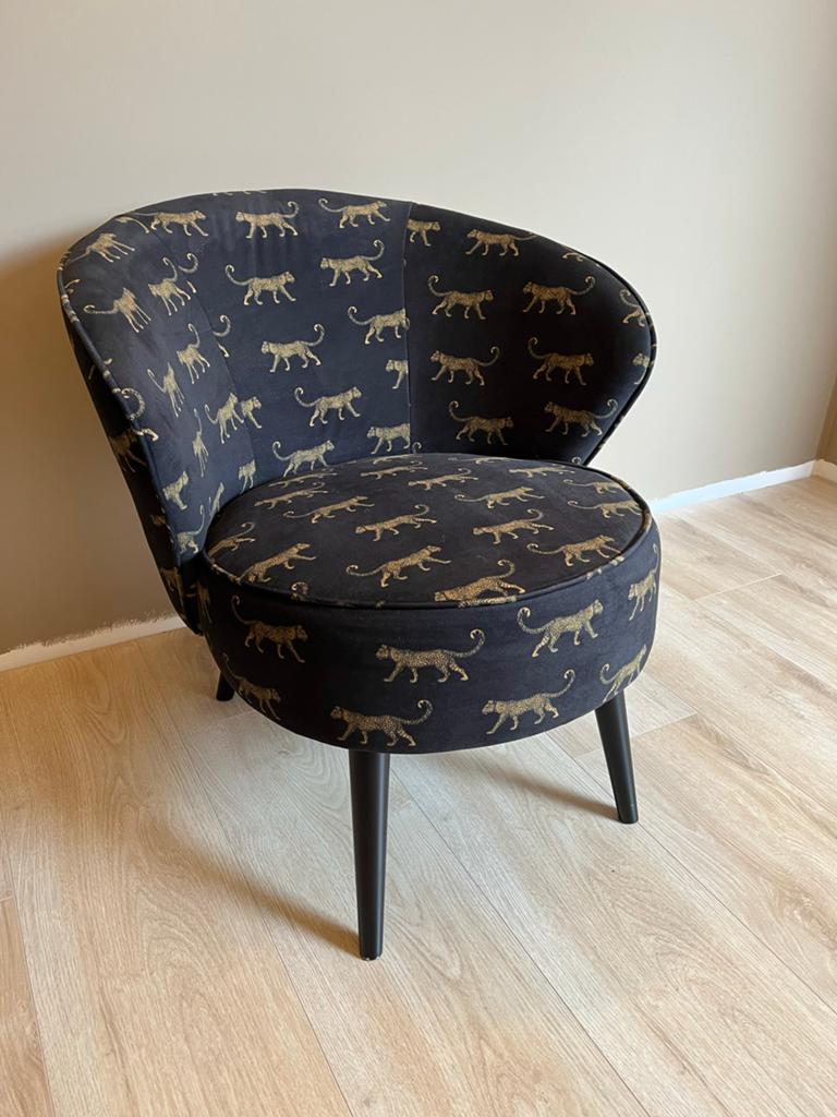 WOOOD Fauteuil Bo fluweel panterprint, Huis en Inrichting, Fauteuils, Zo goed als nieuw, Stof, 50 tot 75 cm, 75 tot 100 cm, Ophalen