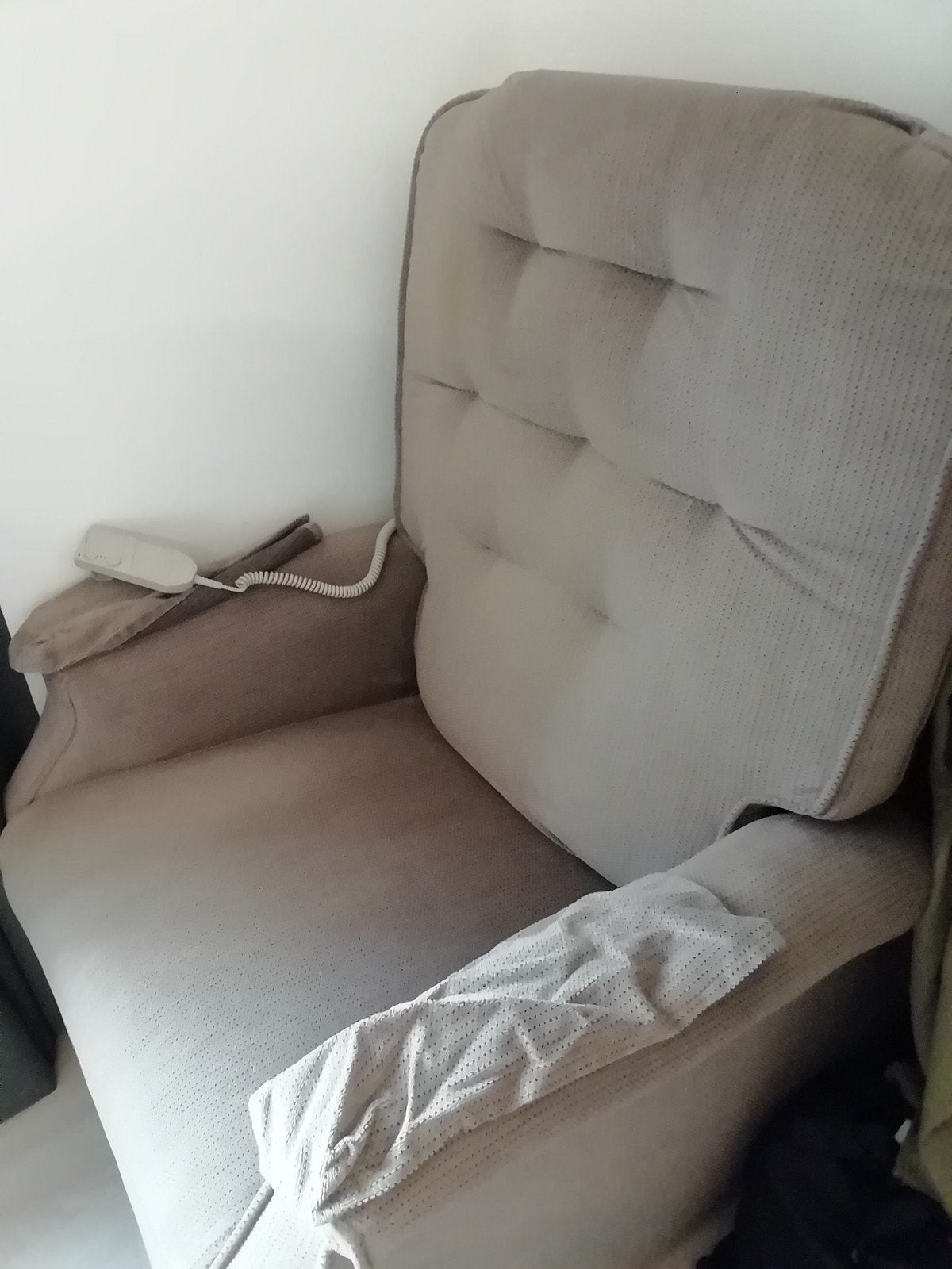Comfortabele Elektrische Stoel gratis ophalen, Huis en Inrichting, Stoelen, Ophalen, Gebruikt, Wit, Eén