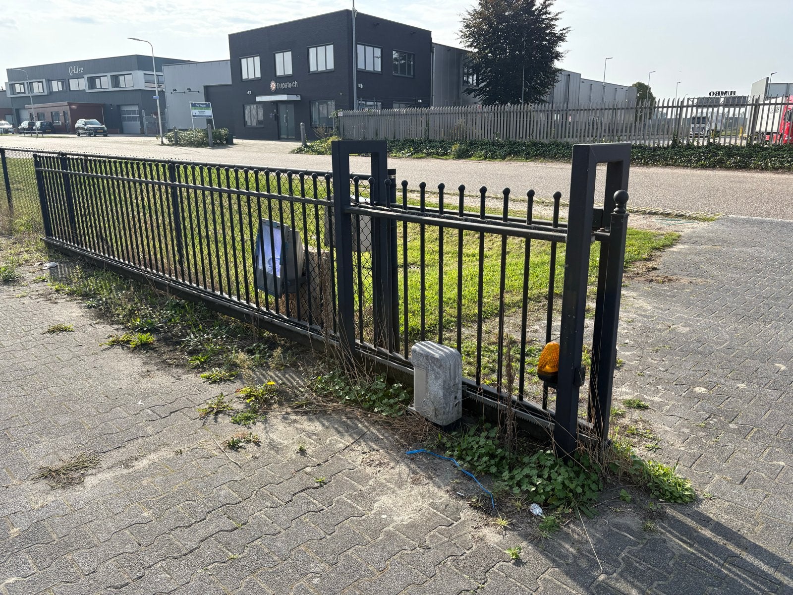Zwart hekwerk met elektrische bedienbare poort, Ophalen, Met poort, Gebruikt, Gaashekwerk