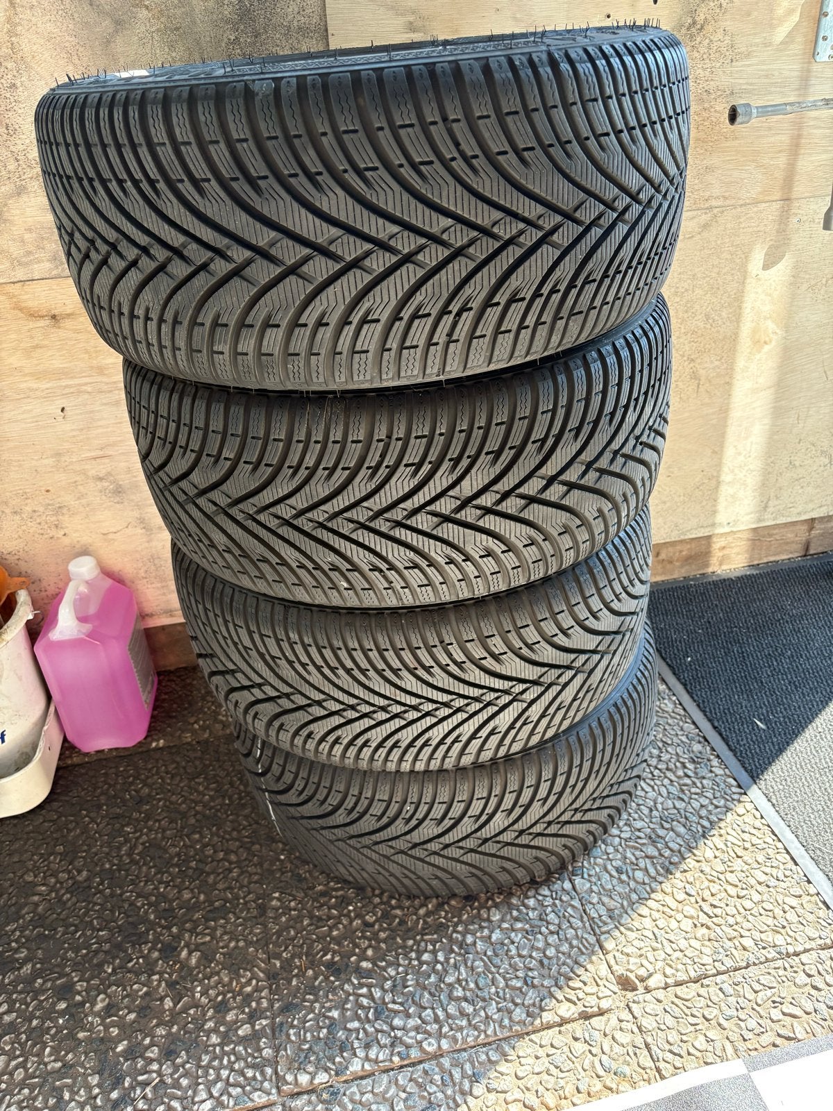 Kleber Krisalp HP3 Winterbanden 225/40 R18 8mm, Auto-onderdelen, Banden en Velgen, Ophalen, 18 inch, Gebruikt, Winterbanden