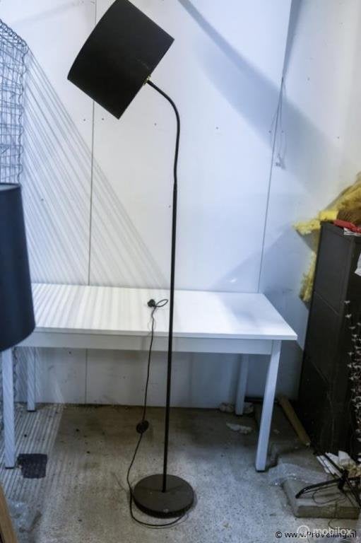 Online Veiling: Vloerlamp, Nieuw