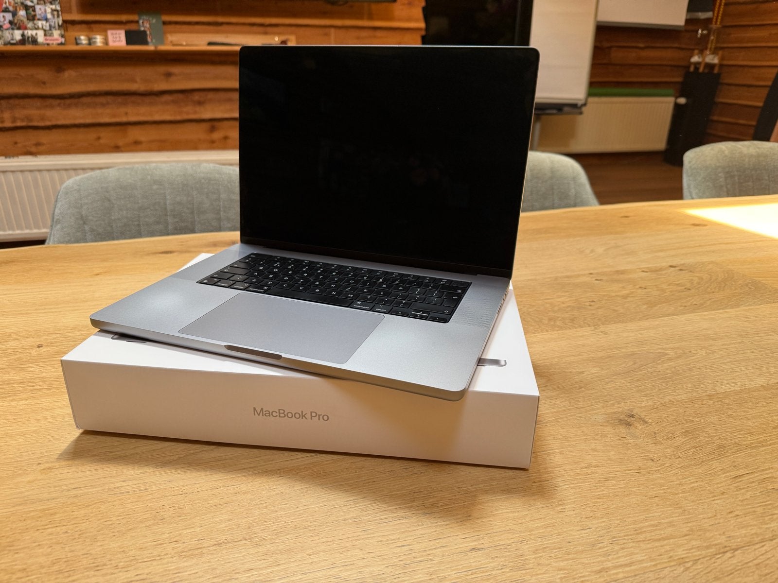 Foto 2 van Apple MacBook Pro 16” M2 Max 2023 - 32GB - 1TB SSD