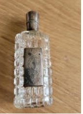 Antieke parfumfles met zilveren dop en decoratie, Ophalen of Verzenden