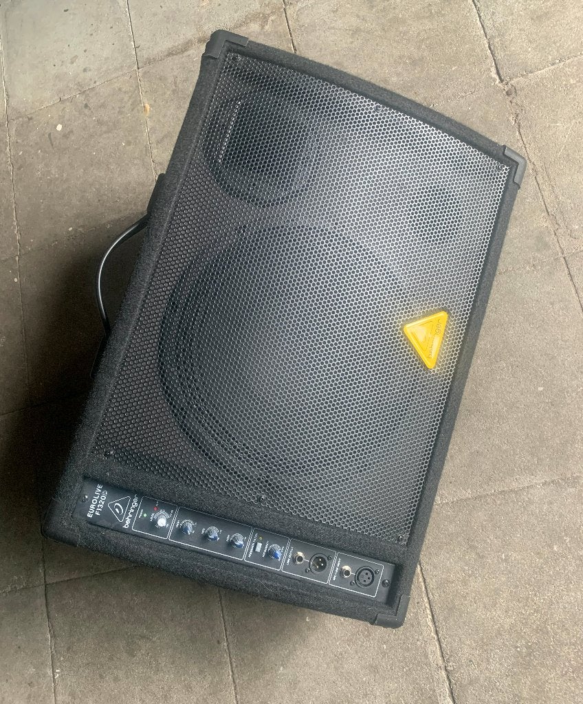 1x Behringer eurolive f1320D Floor monitor, Zo goed als nieuw, 120 watt of meer, Front, Rear of Stereo speakers, Ophalen