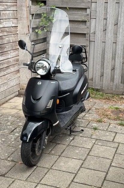 Te koop sym fiddle 2 2022, Ophalen, Maximaal 45 km/u, Zo goed als nieuw, Benzine