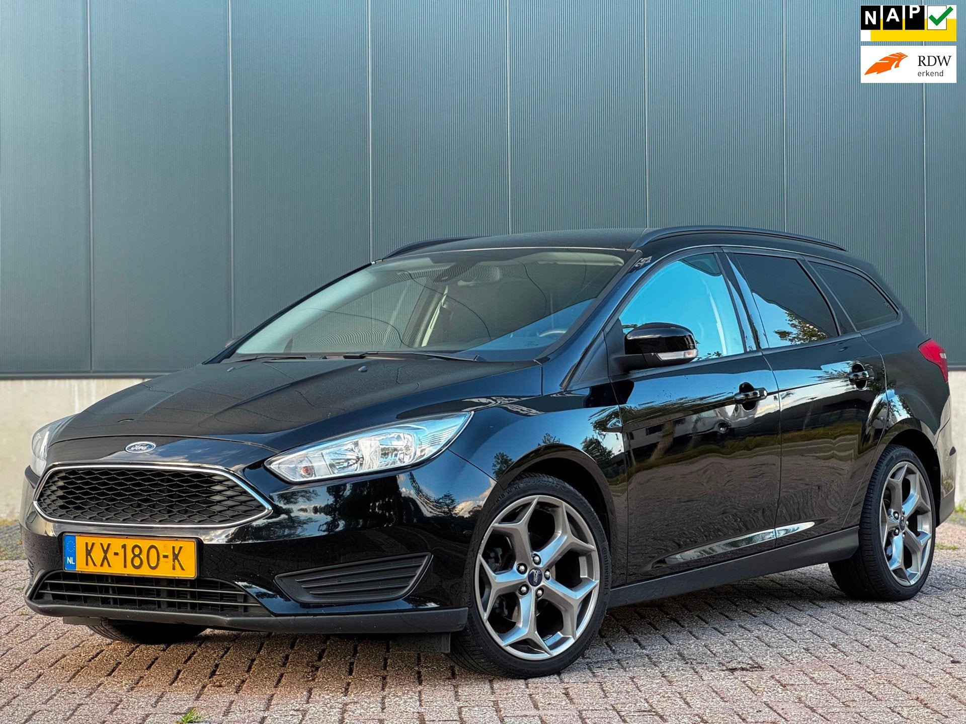 Ford Focus Wagon 1.0 Trend|NAVI|PSENSOR|CRUISE|IJSKOUD AIRCO, Auto's, 101 pk, Gebruikt, Euro 6, Zwart