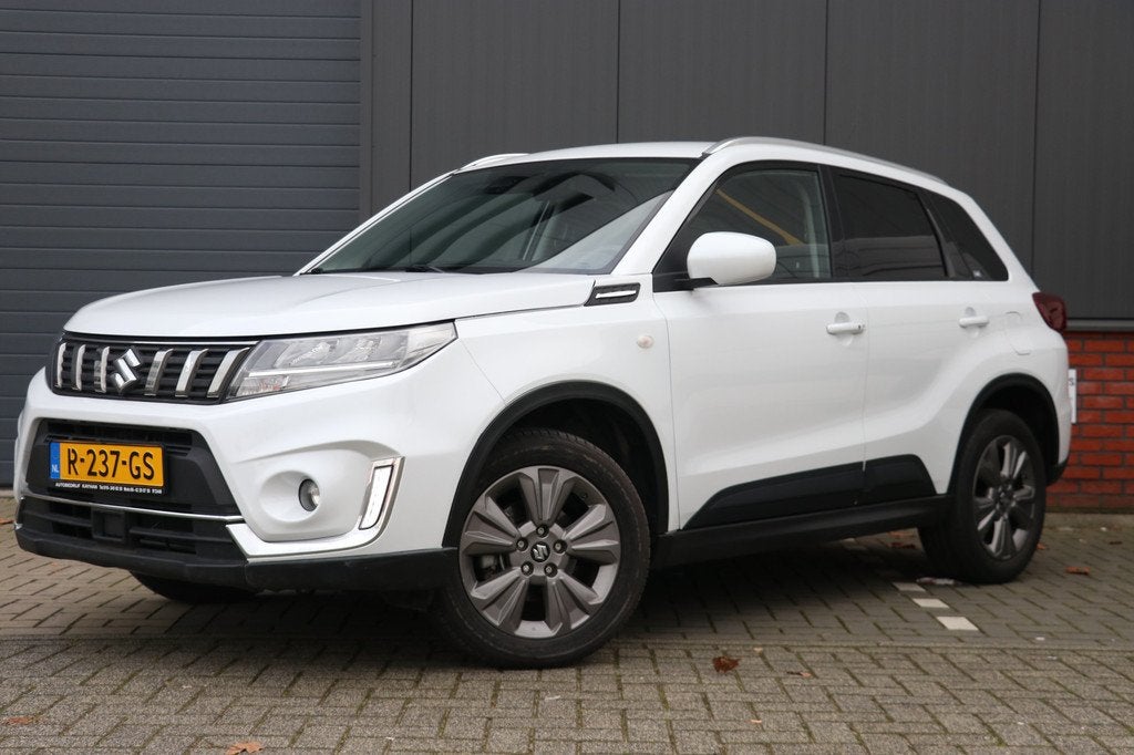 Suzuki Vitara 1.5 Hybrid Select Automaat | camera | side ass, Gebruikt, Euro 6, 4 cilinders, 400 kg