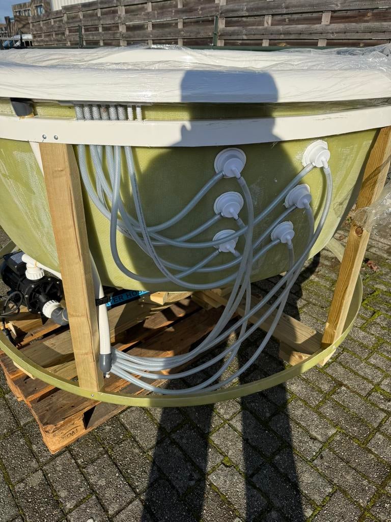 Partij Glasvezel Hottub Kuipen, 1,75M & 2M ideaal DIY hottub, Ophalen, Gebruikt