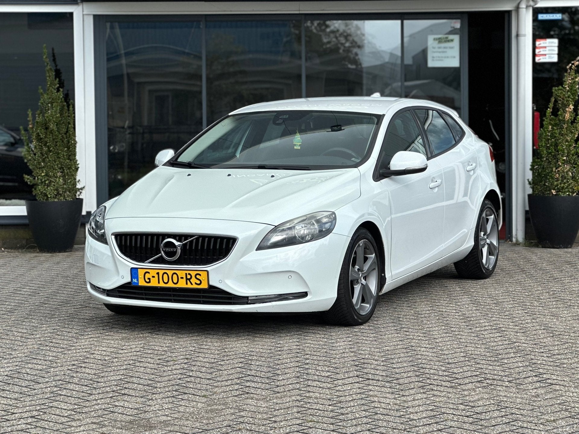 Volvo V40 2.0 T2 Inscription |Uitstekende staat|Nwe Apk, Voorwielaandrijving, Automatische klimaatregeling, Gebruikt, Euro 6