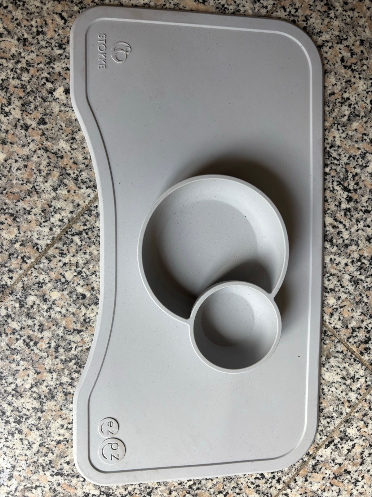 Stokke Ezpz Placemat met kom en beker - Grijs, Overige merken, Gebruikt, Overige typen, Ophalen of Verzenden