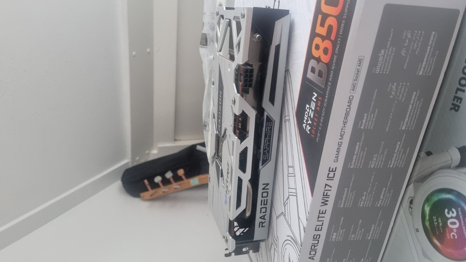 Sapphire AMD Radeon RX 6600 XT Grafische Kaart (m2437108477 ...