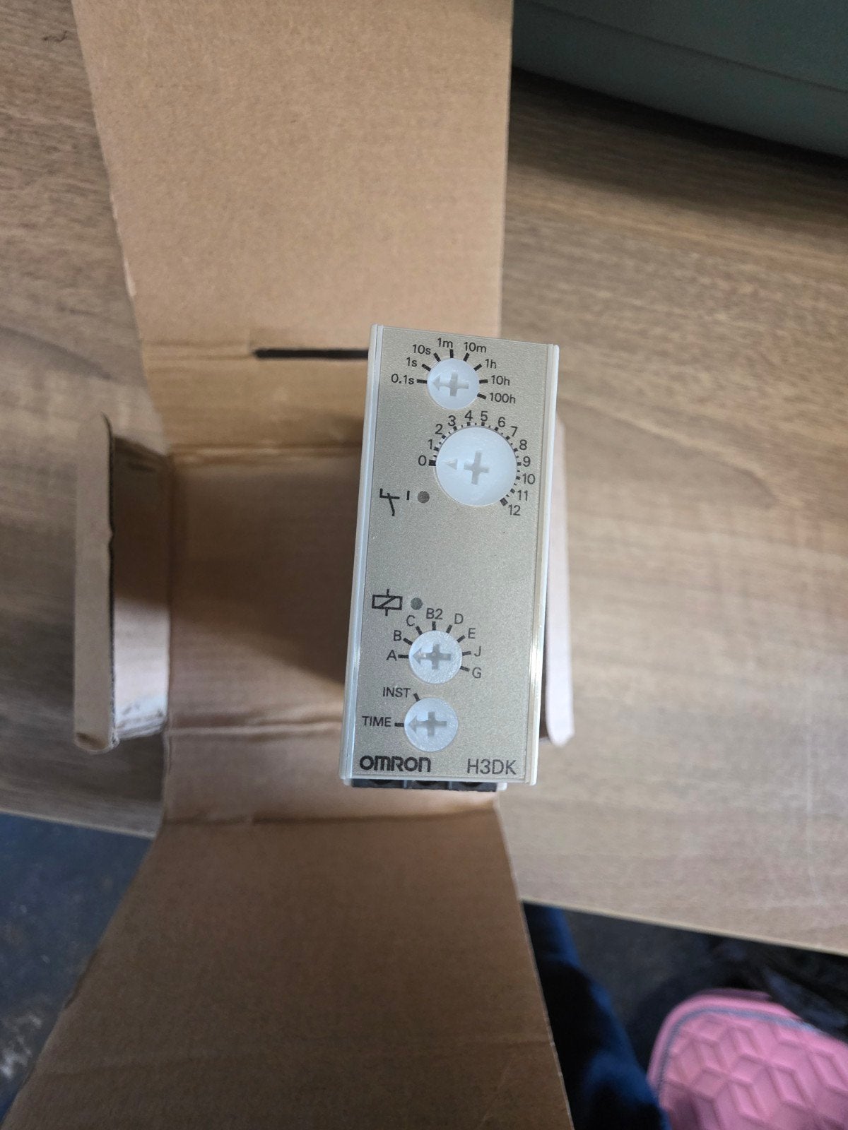 Omron H3DK-M2 Timer - Multifunctioneel en Compact, Ophalen of Verzenden