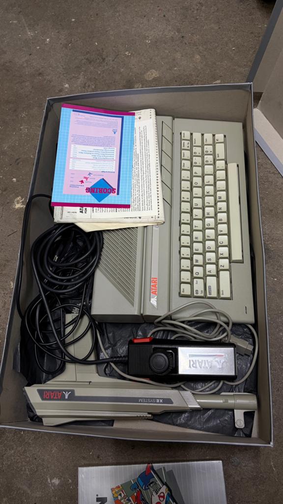 Atari 65XE compleet + games/gesealed, Spelcomputers en Games, Spelcomputers | Atari, Ophalen, Met games, Met 2 controllers, Zo goed als nieuw