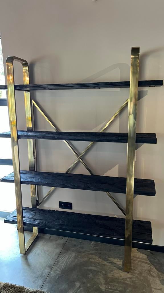 Stijlvolle Boekenkast met Gouden Frame en Zwarte Planken, Huis en Inrichting, Kasten | Boekenkasten, Met plank(en), 100 tot 150 cm