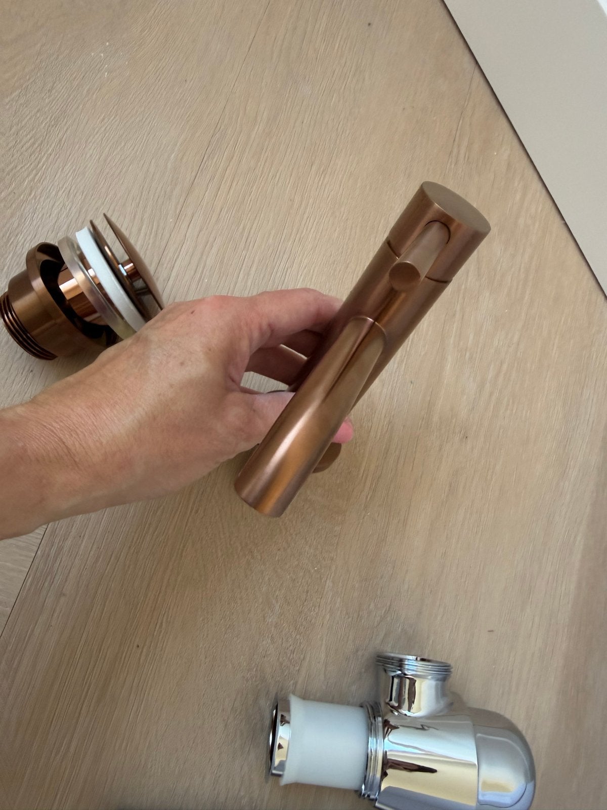 Vierkante fontein met geborsteld koperen kraan en plug, Doe-het-zelf en Verbouw, Sanitair, Ophalen, Nieuw, Koper, Wastafel