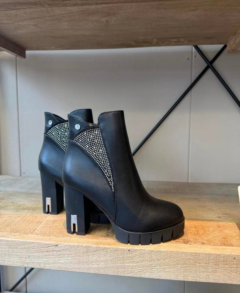 Stijlvolle zwarte enkel laarsjes en schoenen, Ophalen, Zo goed als nieuw