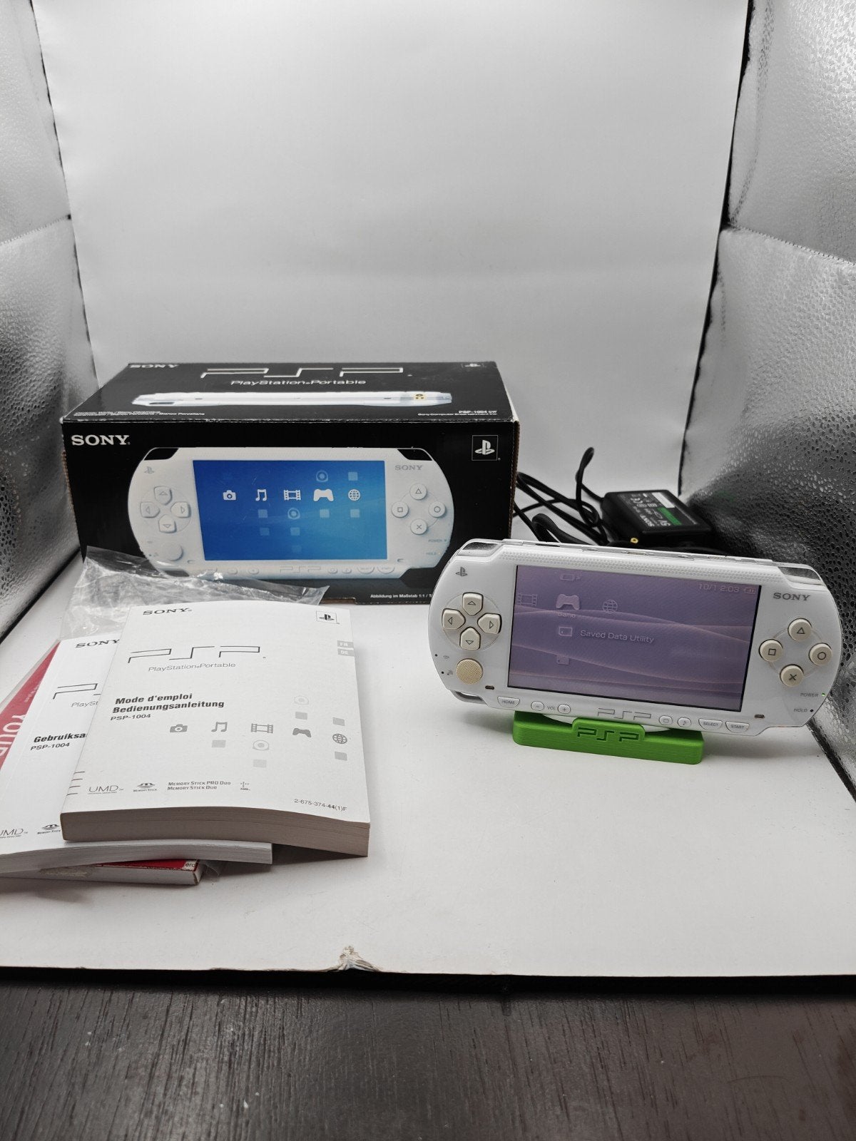 Sony PSP-1004 PlayStation Portable Wit CIB, Spelcomputers en Games, Spelcomputers | Sony PSP, Gebruikt, Wit, 1-7-1 Konan, Minato-ku, Tokyo 108-0075, Japan