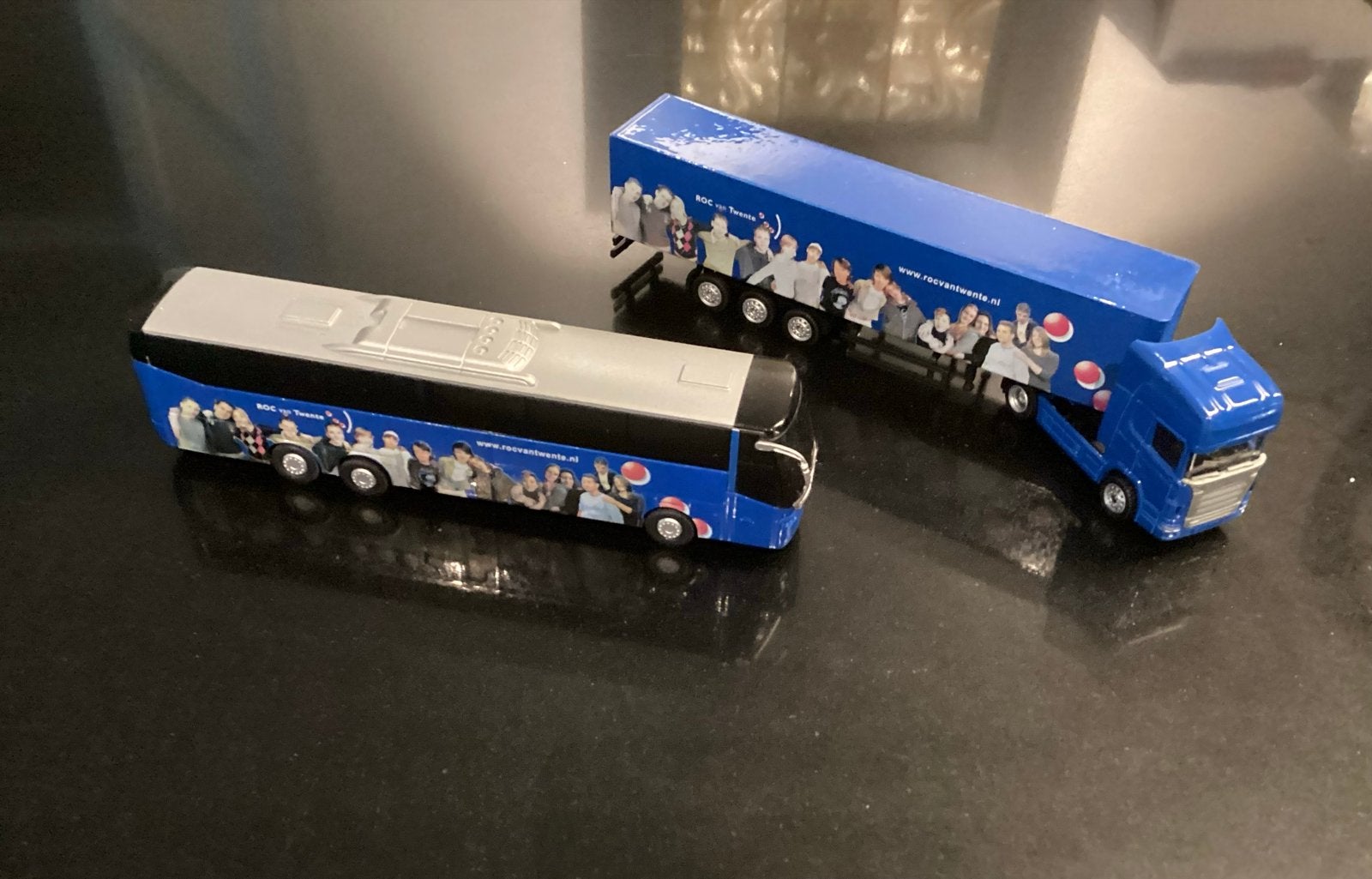 ROC van Twente bus en vrachtwagen miniatuur, Ophalen of Verzenden, Gebruikt