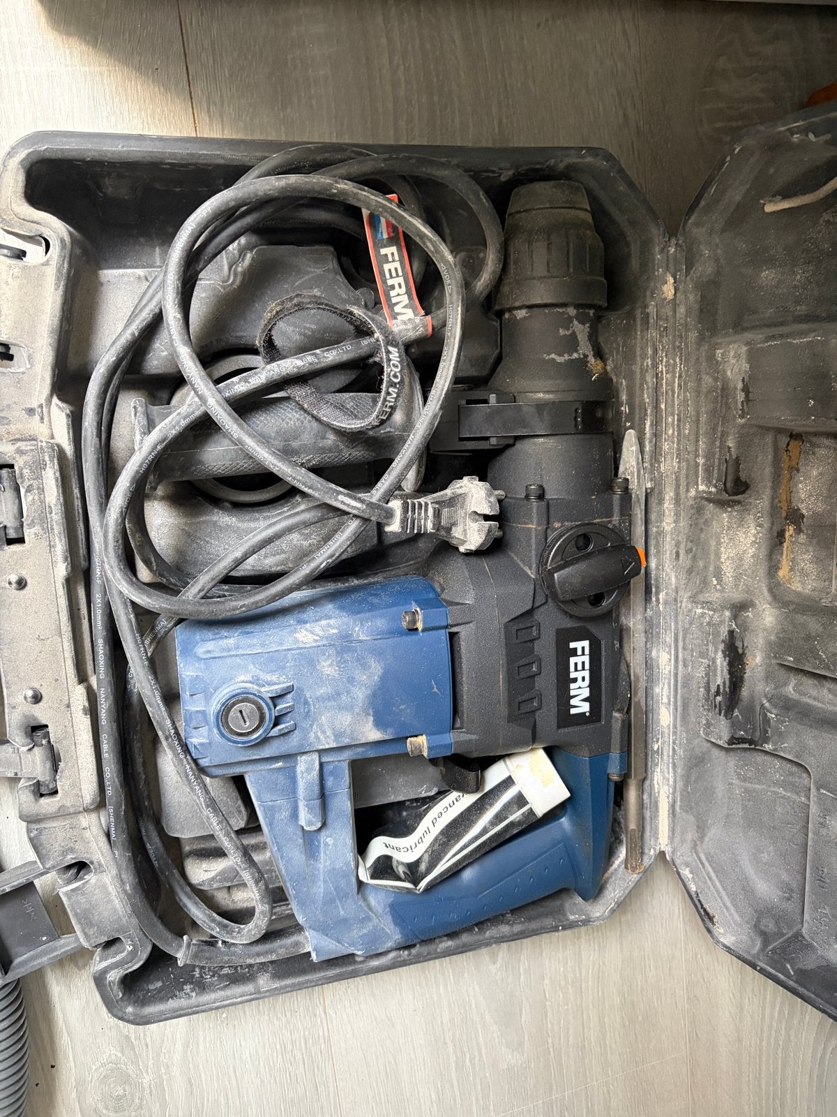 Ferm Boor- en Breekhamer met accessoires, 600 watt of meer, Boor- en/of Breekhamer, Ophalen of Verzenden, Zo goed als nieuw