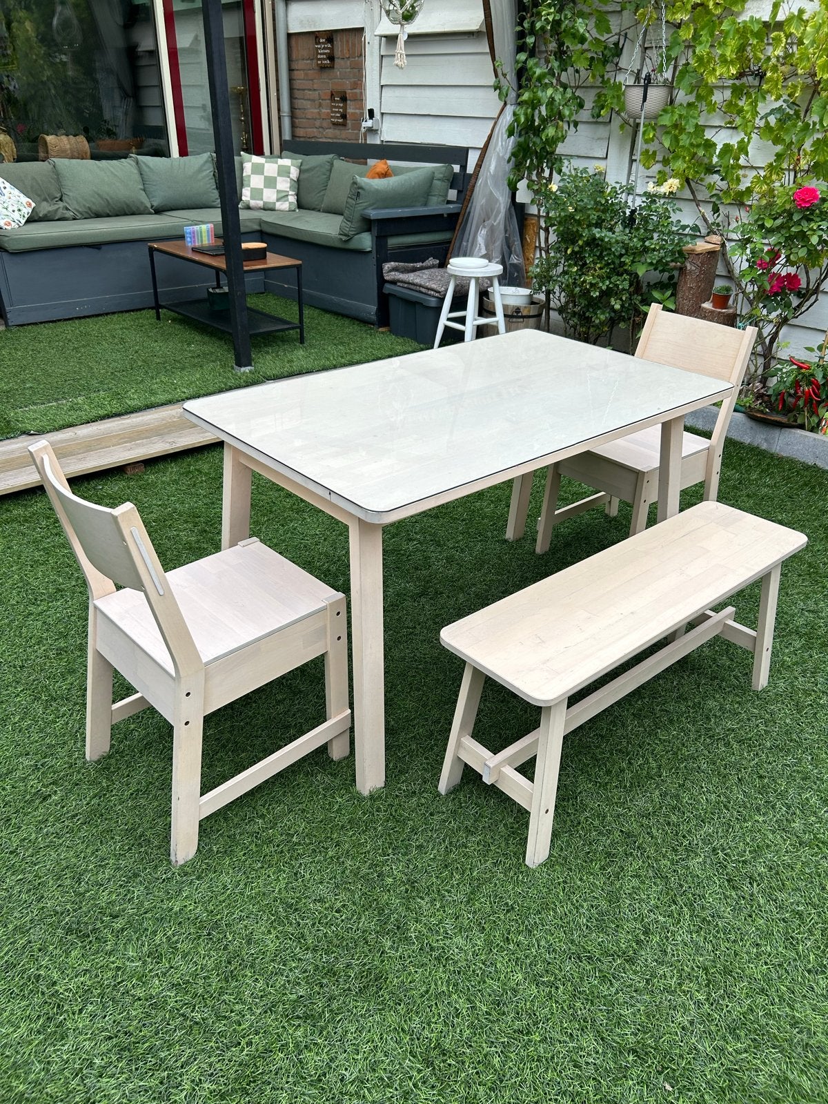 Houten tuinset met tafel, 2 stoelen en bankje, Tuin en Terras, Tuinsets en Loungesets, 4 zitplaatsen, Gebruikt, Eettafel, Ophalen of Verzenden