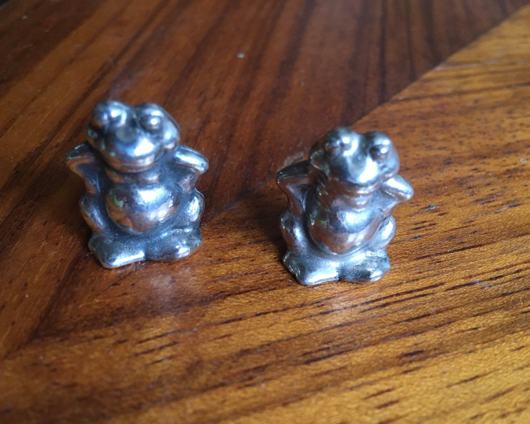 Miniatuur verzilverde kikkertjes, 2 dezelfde, Ophalen of Verzenden, Zo goed als nieuw, Dier