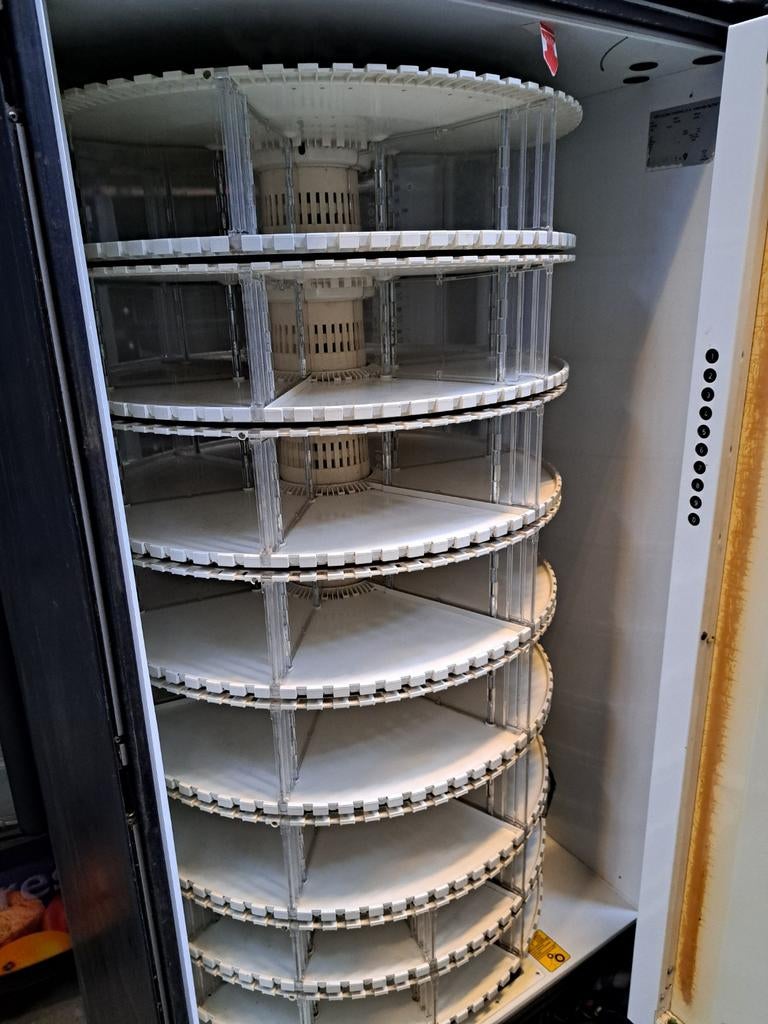 Aardbeien/ kersen automaat Necta gekoeld, Ophalen