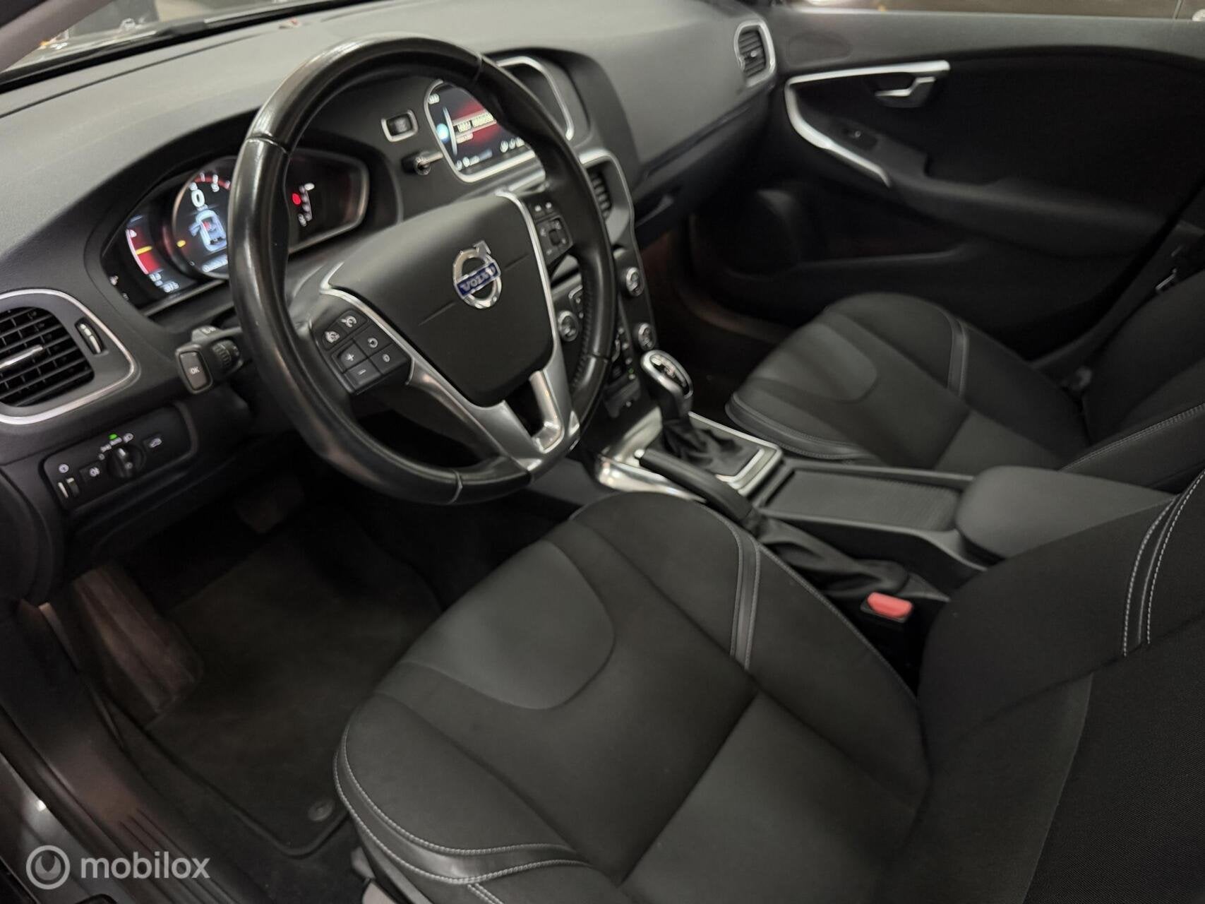 Volvo V40 2.0 T5 Momentum|Clima|Cruise|Xenon|PDC|PDC|245 PK|, Gebruikt, Euro 6, 4 cilinders, Hatchback