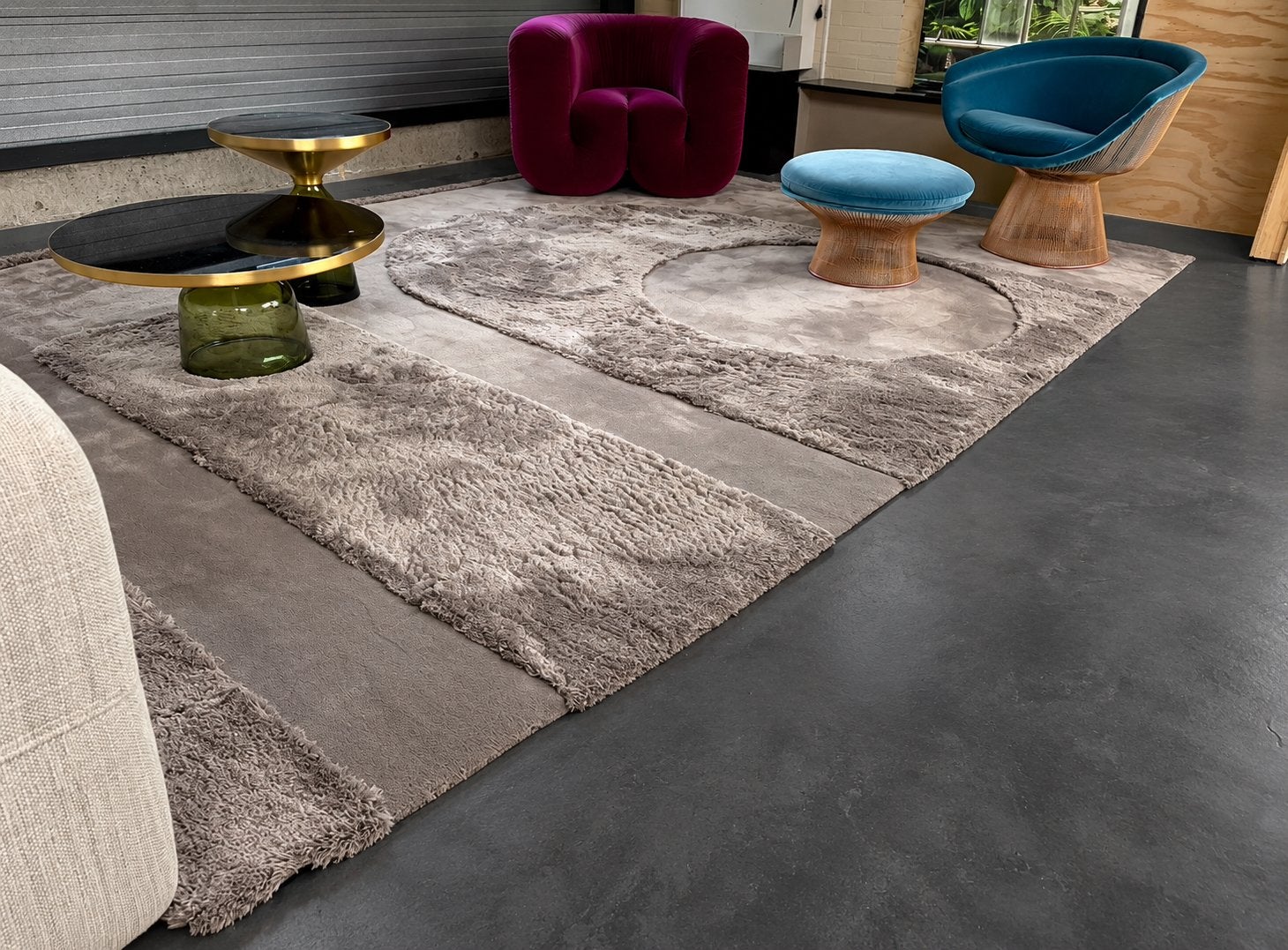 Foto 8 van Minotti Wisp relief Rug Smoke 3x4m new zealand wol NP 15 K