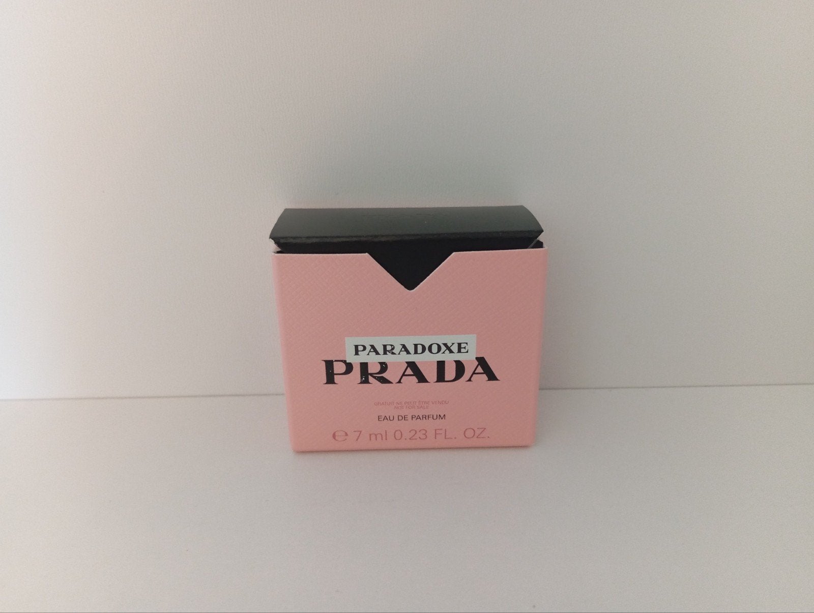 Nieuw Prada Paradoxe Parfum Miniatuur 7 ml, Ophalen of Verzenden, Nieuw, Zwart, Gehele gezicht