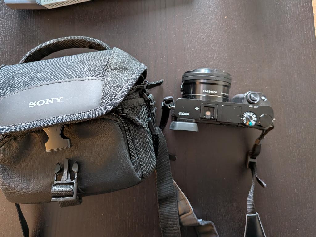 Sony A6000 + extra lens, Audio, Tv en Foto, Fotocamera's Digitaal, Compact, Ophalen of Verzenden, Zo goed als nieuw, Sony