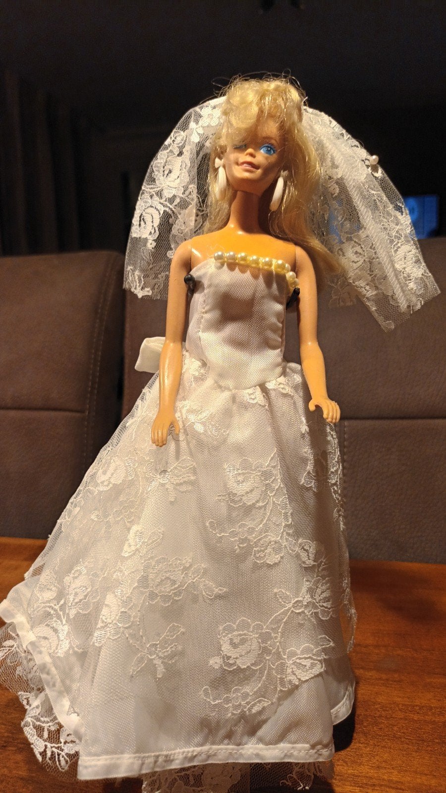 Barbie bruidspop met sluier en jurk, Ophalen of Verzenden, Zo goed als nieuw