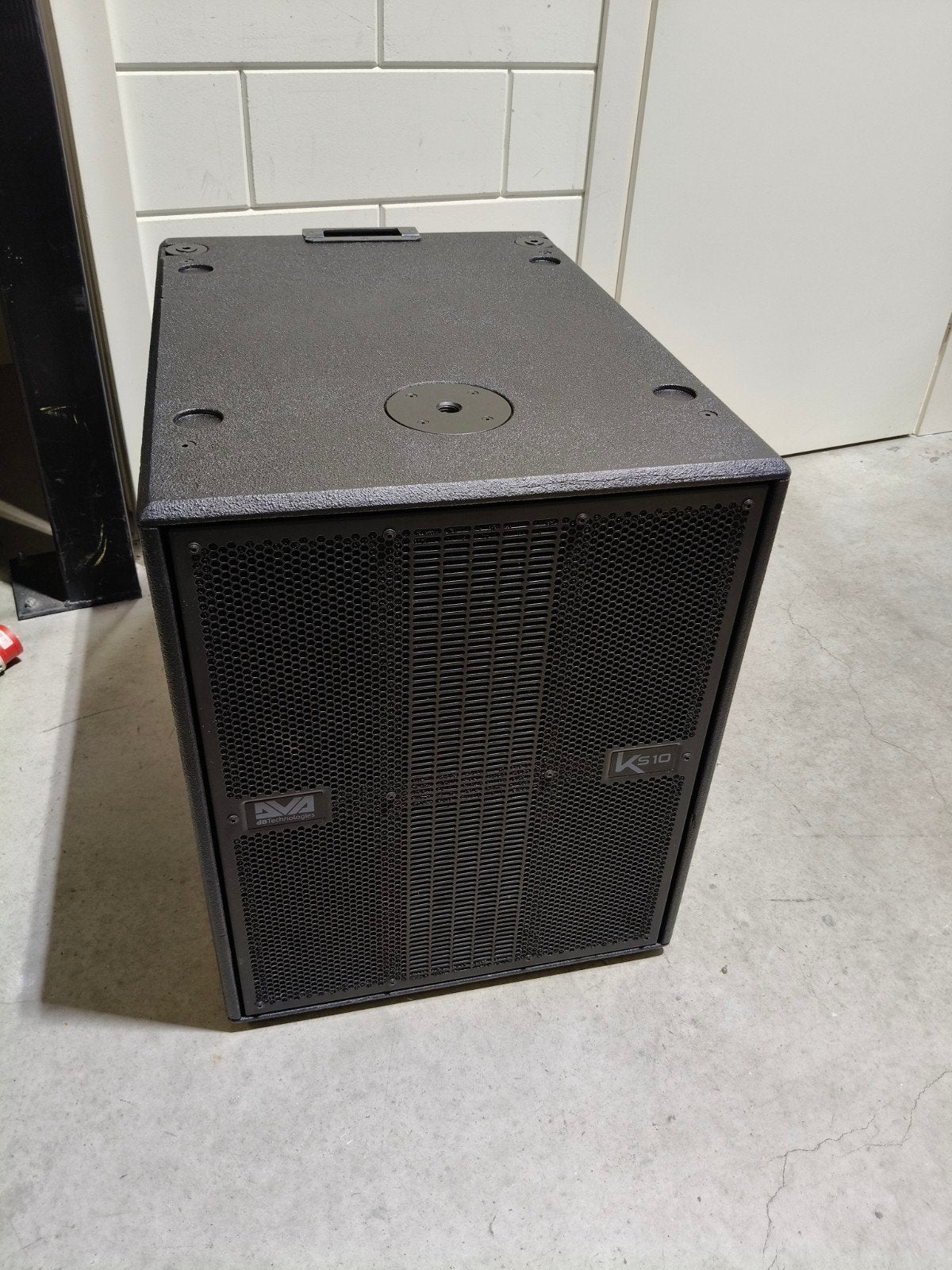 dB Technologies DVA KS10 DVA actieve 18" subwoofer, Gebruikt, Subwoofer, 120 watt of meer, Ophalen