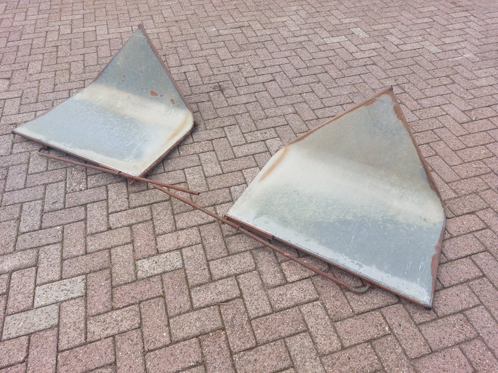 Set wiersborden voor een gustin trommelschudder, Ophalen, Harmsen, Gebruikt, Info@harmsen-lemelerveld.nl