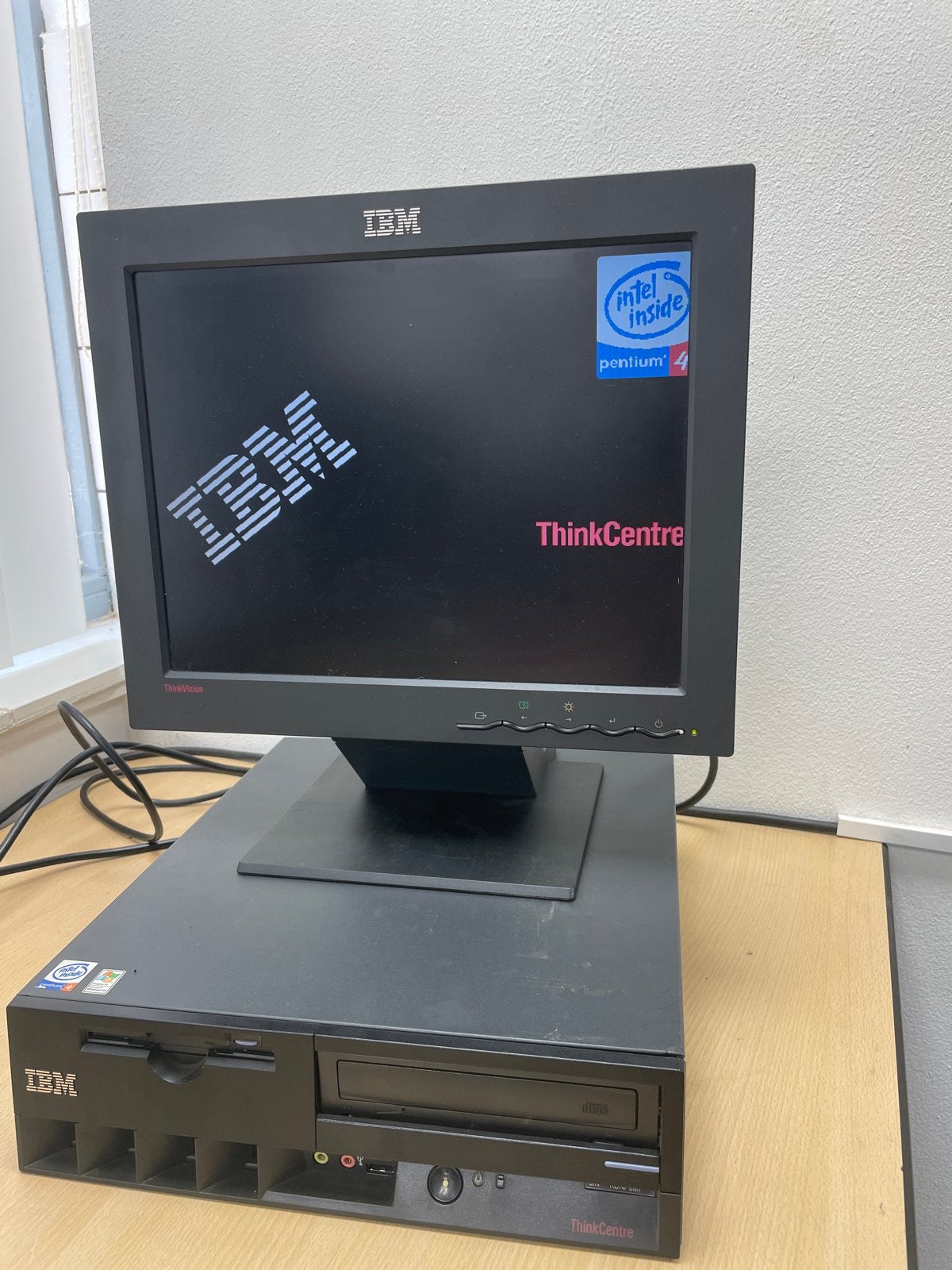 Vintage IBM computer met beeldscherm en muis - Windows XP, Ophalen of Verzenden, Nvt, Nvt, Nvt