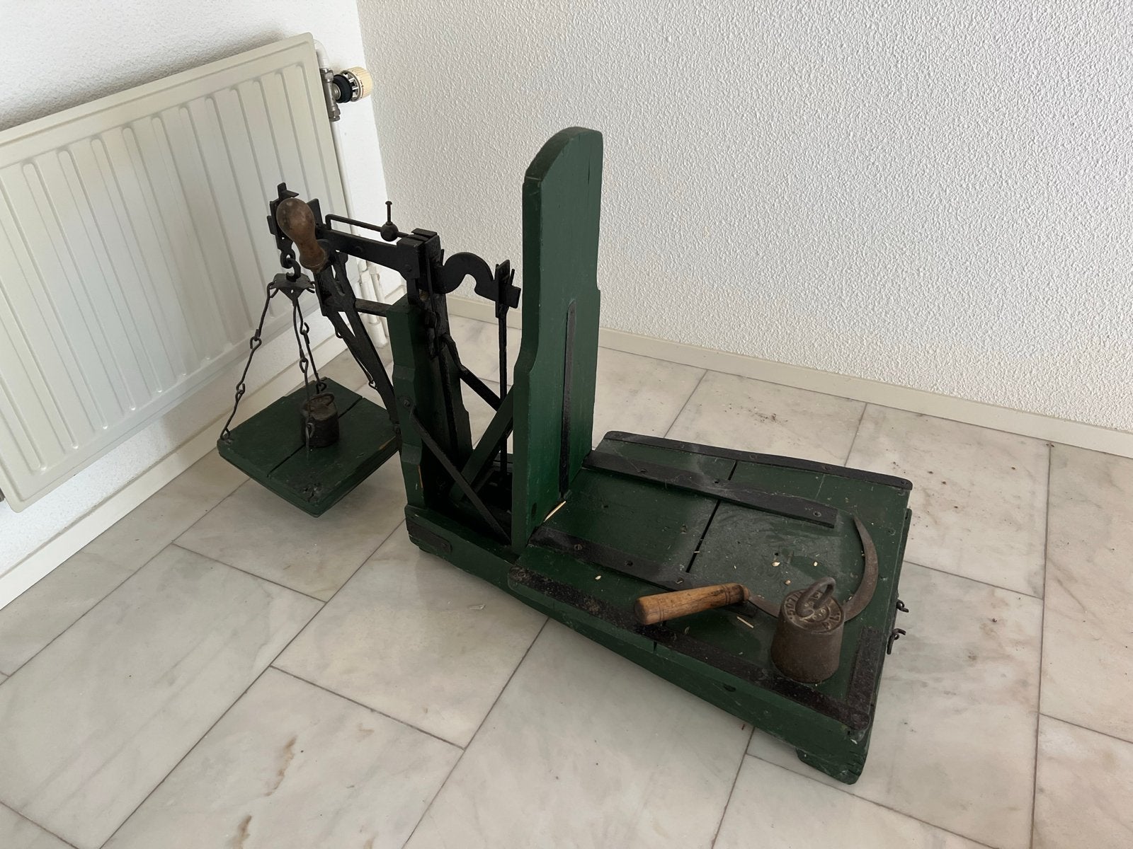 Antieke weegschaal - Vloerweegschaal, Doe-het-zelf en Verbouw, Weegschalen, Ophalen, Gebruikt, Vloerweegschaal, 200 kg of meer