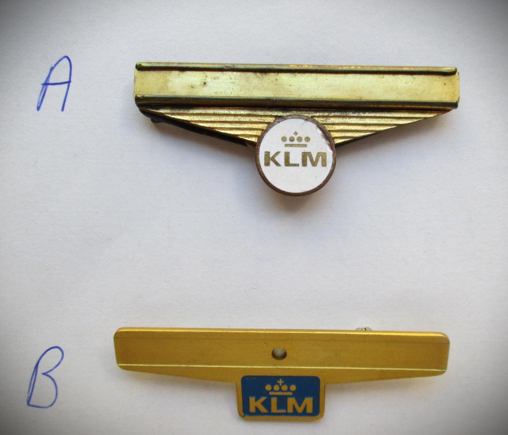 KLM Goud Kleur Speld~Badge~Vintage Badges~Piloten, Ophalen of Verzenden, Gebruikt, Patch, Badge of Embleem