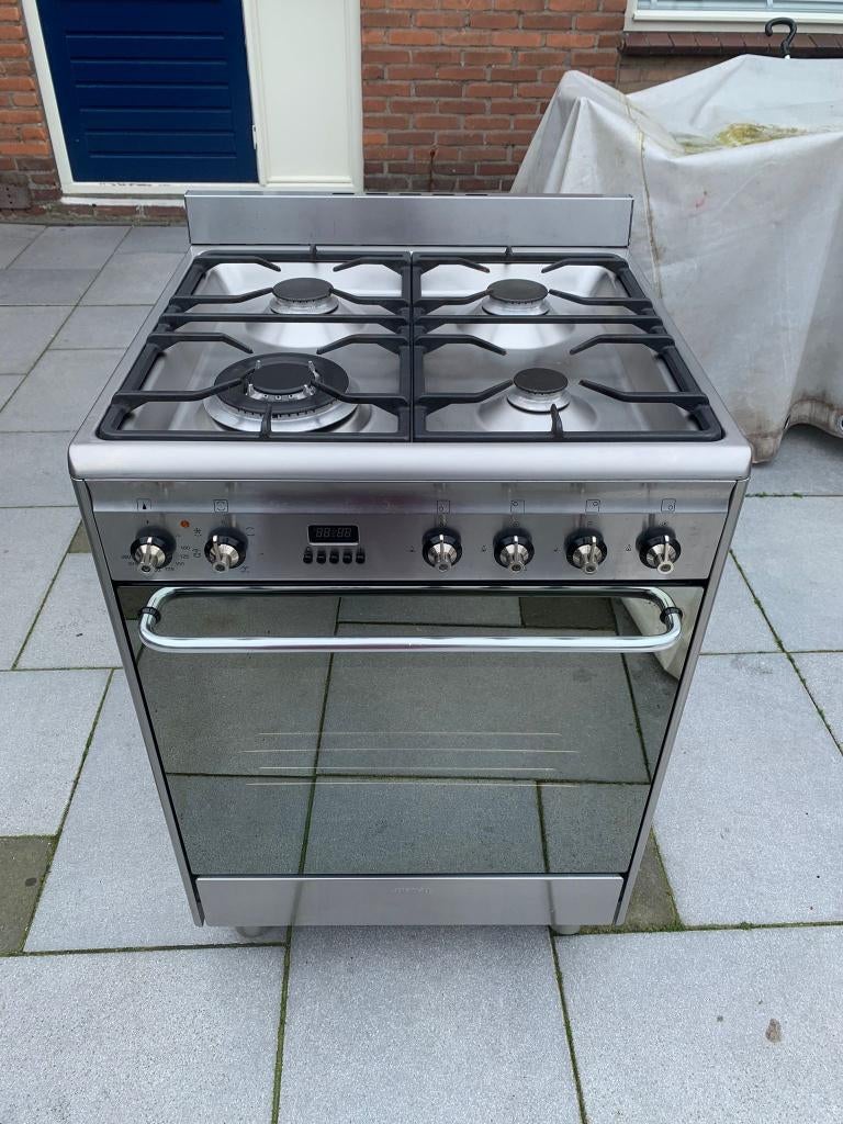 SMEG Fornuis, Ophalen, 60 cm of meer, 4 kookzones, Zo goed als nieuw