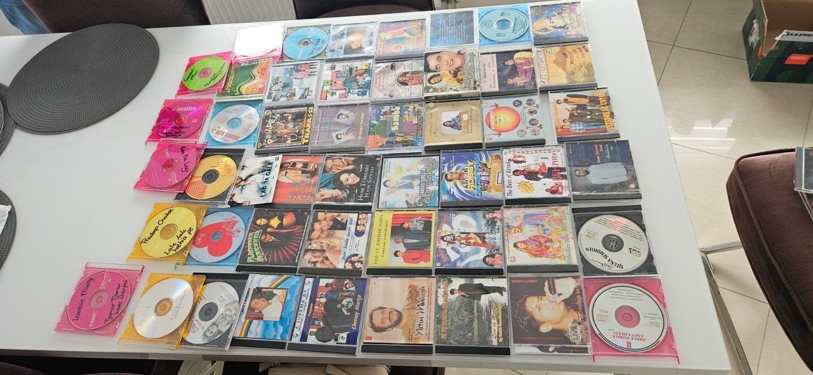 Grote collectie Hindoestaanse CD's - Bollywood & meer, Cd's en Dvd's, Cd's | Overige Cd's, Ophalen of Verzenden, Gebruikt