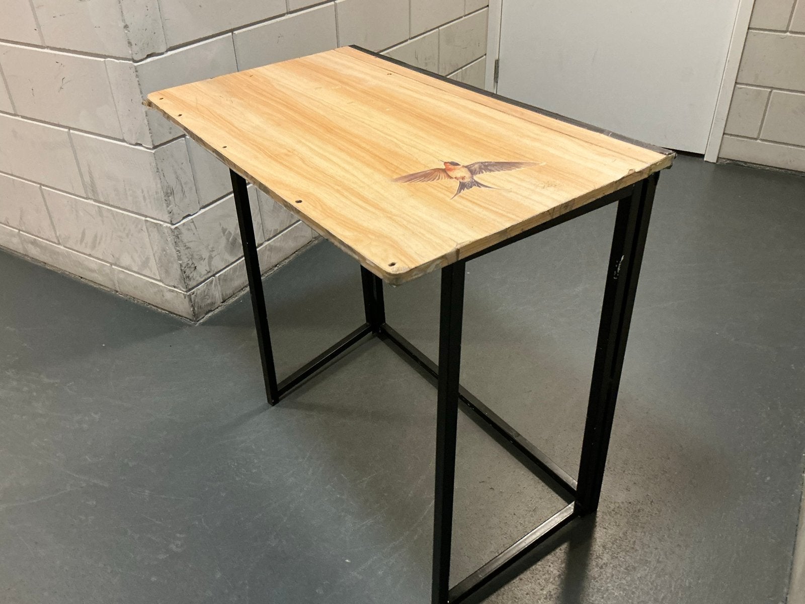 Handig opklaptafeltje met vogelprint, Overige materialen, Gebruikt, Ophalen of Verzenden, 75 cm of meer