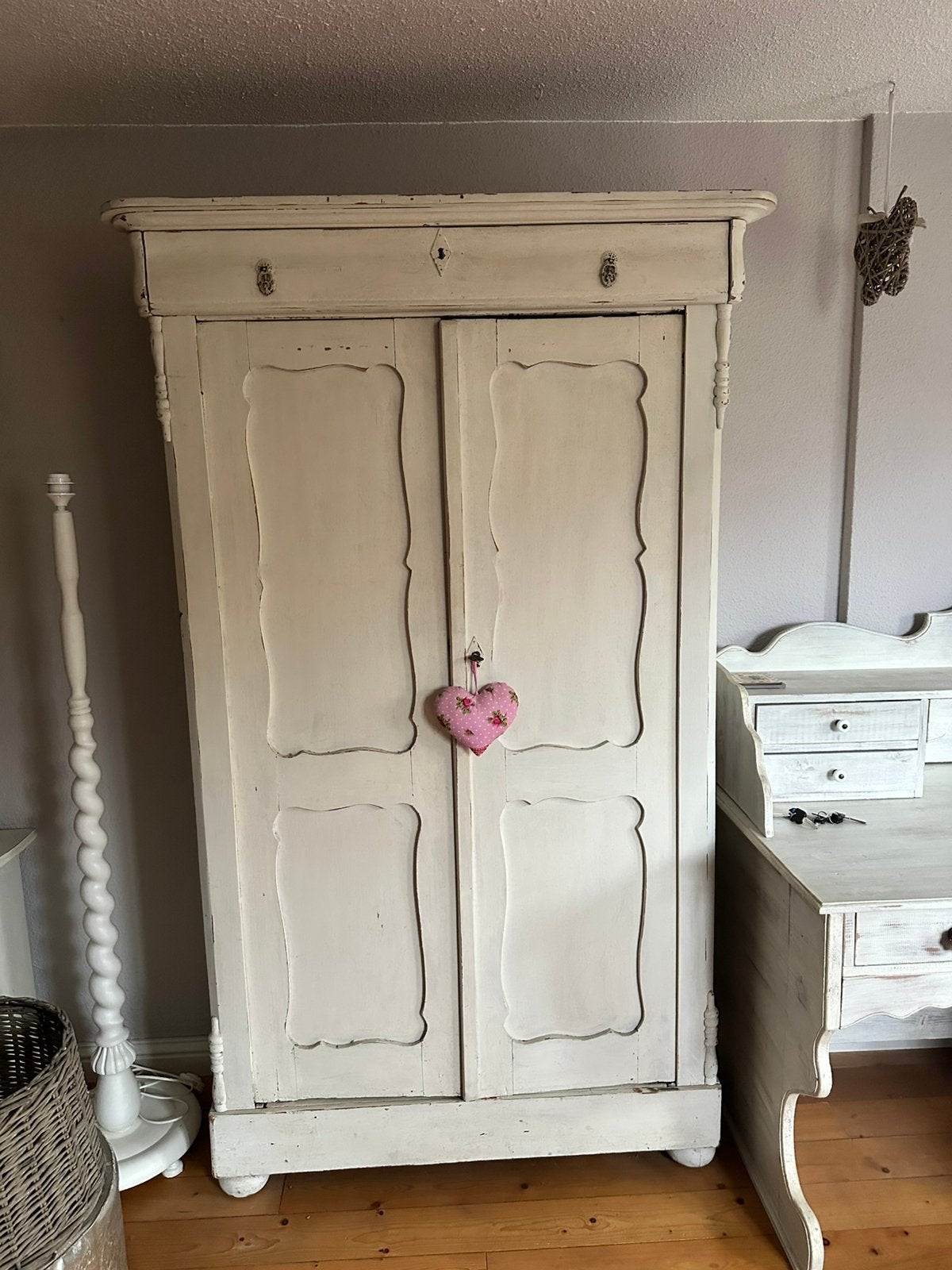 Brocante witte kast – hang & leg, Antiek en Kunst, Ophalen