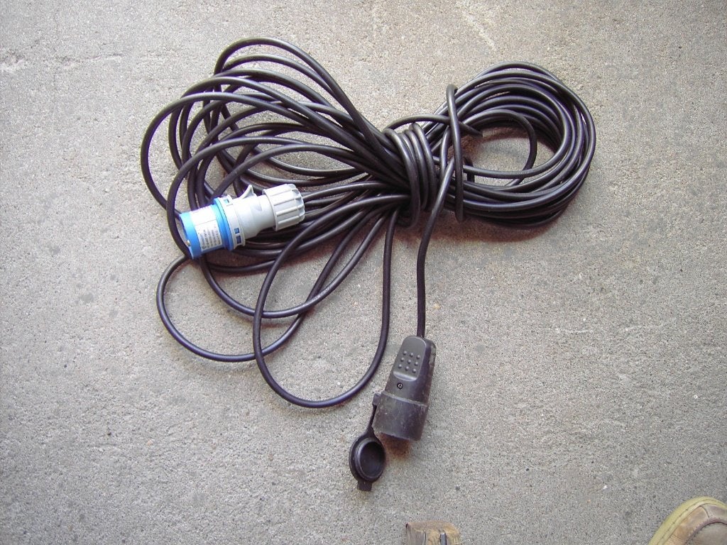 CEE camping kabel met geaarde contra stekker L 16 meter, Caravans en Kamperen, Ophalen, Zo goed als nieuw