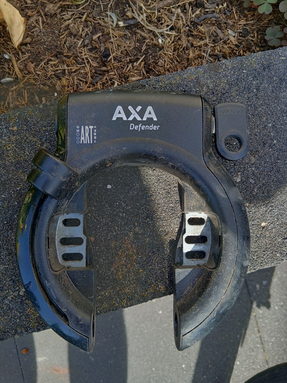 AXA Defender ART slot - Fietsbeveiliging, Fietsen en Brommers, Fietsaccessoires | Fietssloten, Ophalen, Gebruikt, Ringslot
