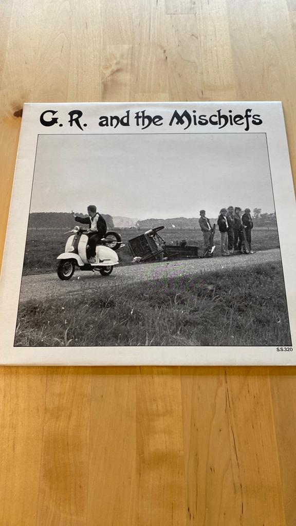 Vinyl lp G.R. and the Mischiefs - Gestrand, Ophalen of Verzenden, Zo goed als nieuw, 12 inch, Poprock