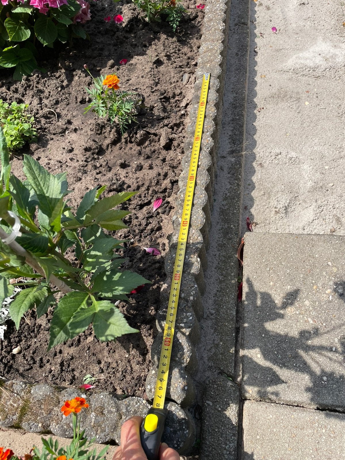 Betonen border palissade 25X67X6 cm totaal 18 meter, Tuin en Terras, Heggenscharen, Ophalen of Verzenden, Zo goed als nieuw, Elektrisch
