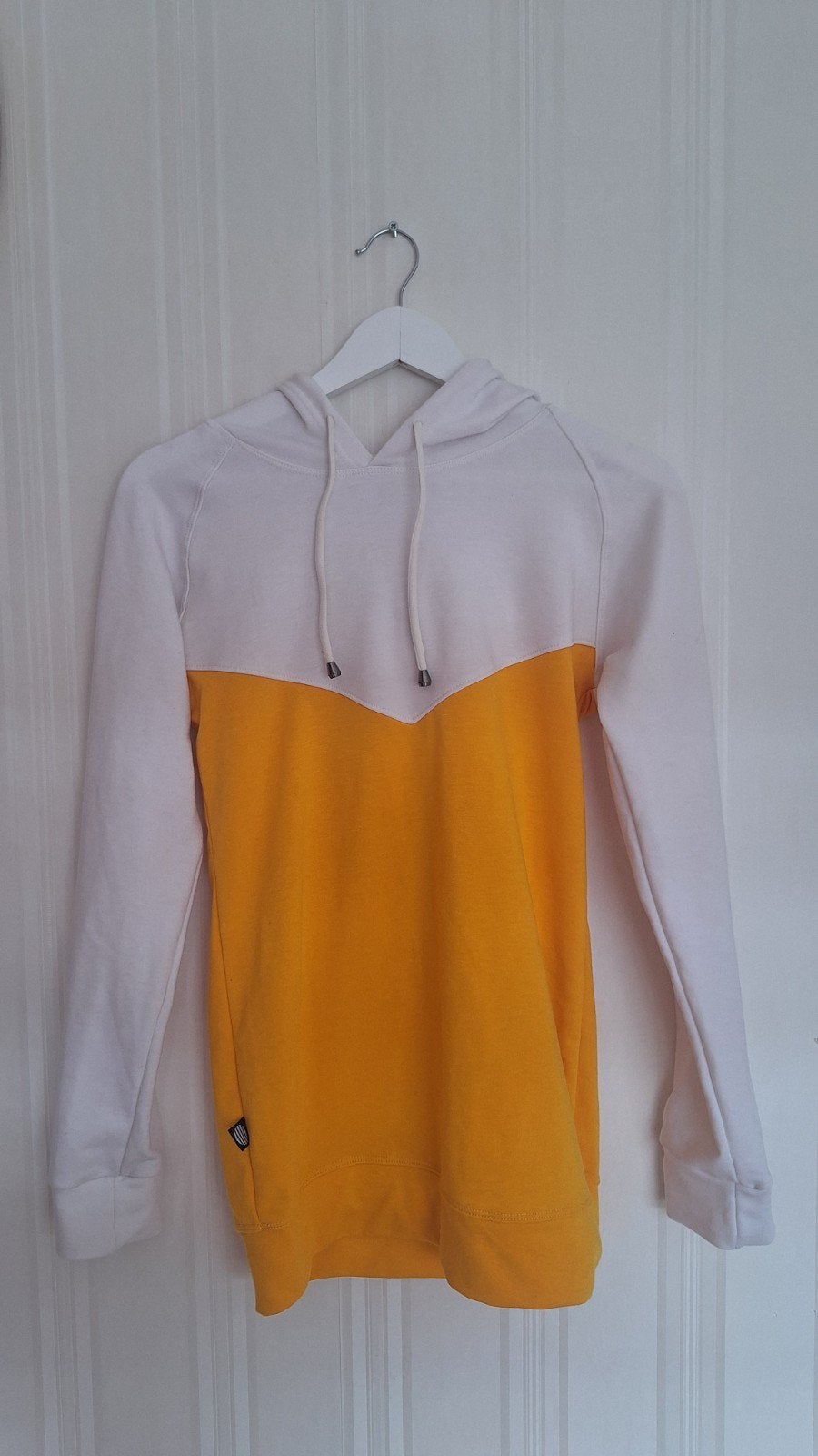 Geel-witte trui met capuchon, Ophalen, Gedragen, Maat 38/40 (M), Geel